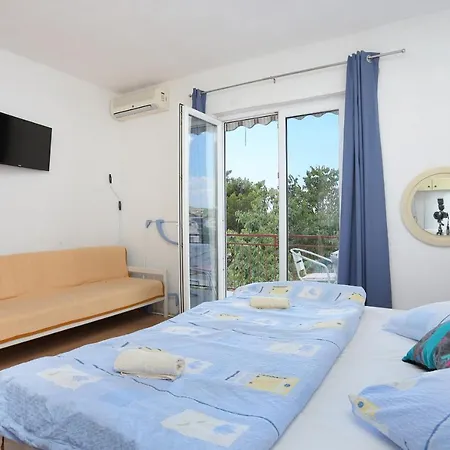 2676b Tučepi